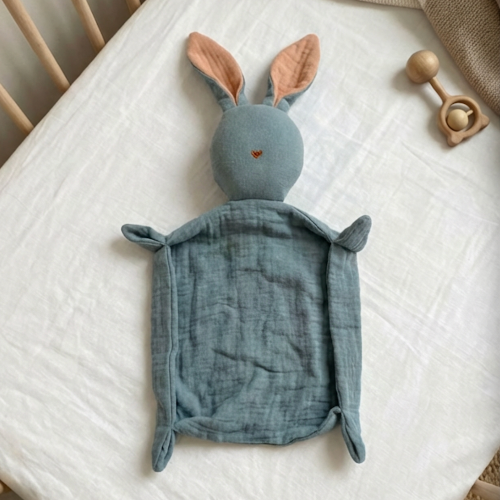 Kék nyuszi szundikendő